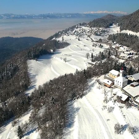 Turizem Pavlin Apartments Senturska Gora Exterior foto